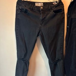 Garage shirt and skinny high waisted jeans